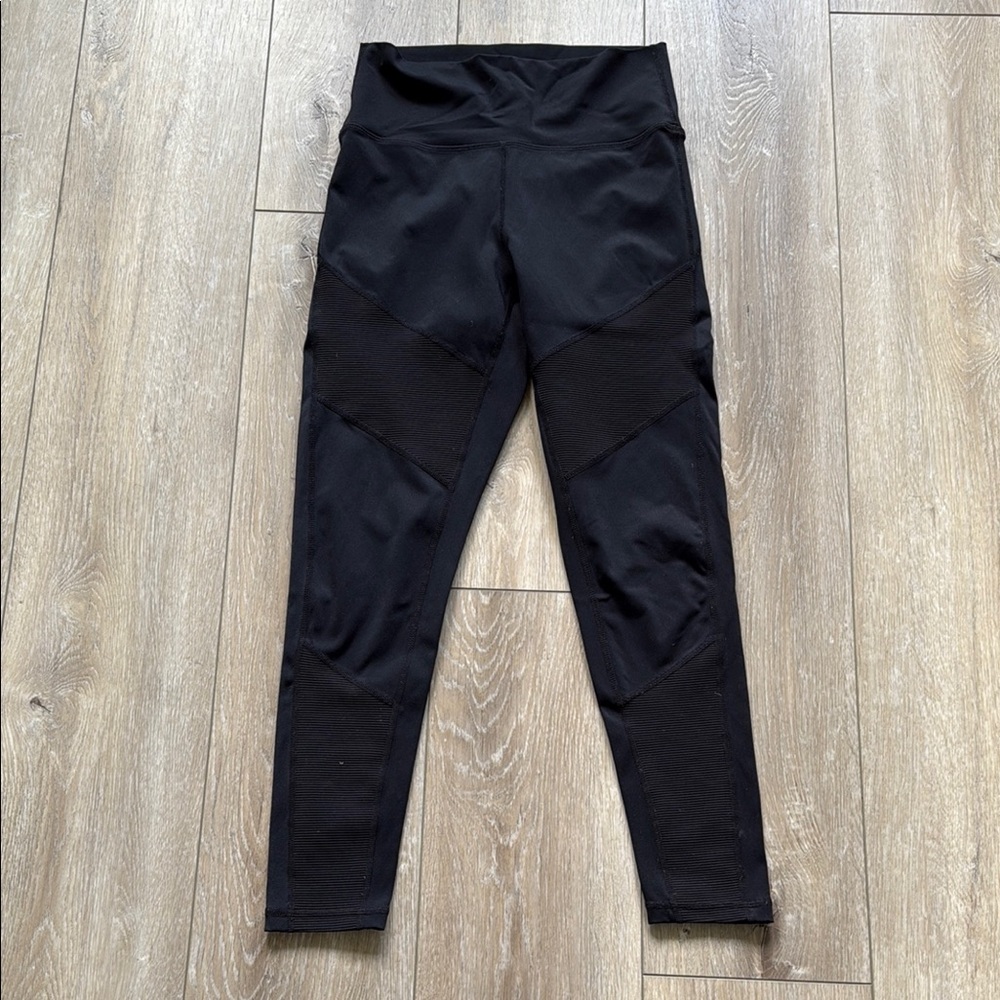 ZYIA Active Black Motto Inspired Cropped Leggings Size 6-8